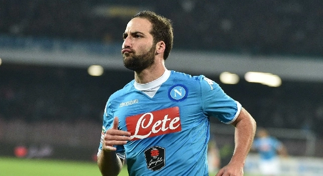 Gazzetta - Higuain, l'agente mira al rinnovo con riduzione della clausola: la posizione del Napoli