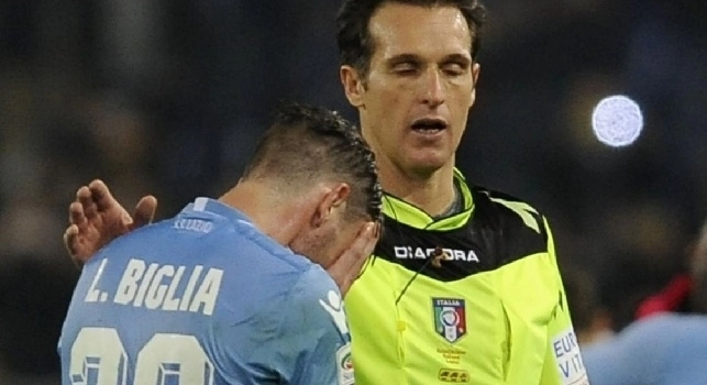 FOTO - Biglia scoppia a piangere dopo la sconfitta contro la Juve, l'arbitro lo consola