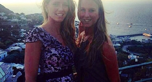 FOTO - Sole e relax per lady Mertens: a Capri con amiche