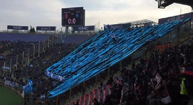 FOTO CN24 - La coreografia tutta azzurra dei tifosi del Napoli al Dall'Ara