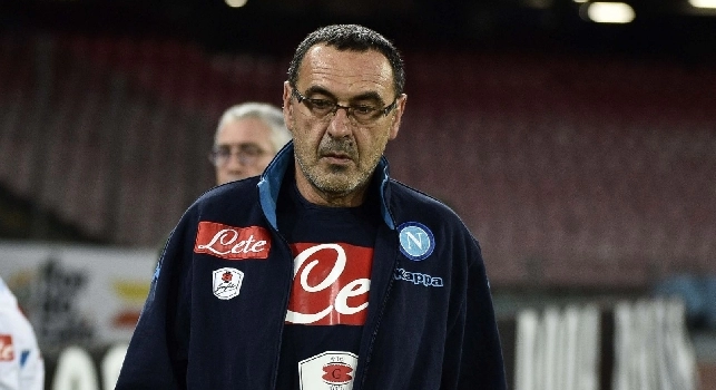 Gazzetta - Sarri come Benitez, la provincia resta ostile al Napoli. Sarebbe inconcepibile spegnere l'entusiasmo della gente, battere la Roma &egrave; un obbligo