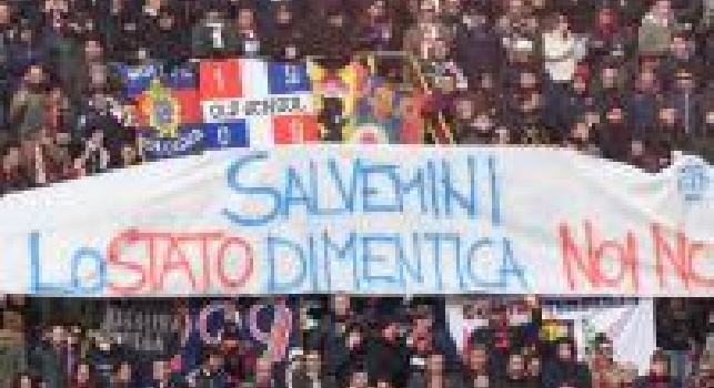 La Curva Bulgarelli ricorda le vittime della scuola Salvemini poi passa agli insulti a Pulcinella