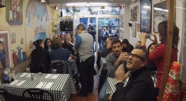 VIDEO - Napoli-Verona, le reazioni dei tifosi azzurri <i>Da Maria</i> a Londra