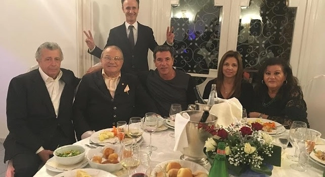 FOTO - Il 'Boss' delle cerimonie riabbraccia un amico, Careca ospite d'onore del castello 'La Sonrisa'
