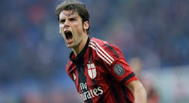 Poli non vorrebbe lasciare il Milan ora, ma il Napoli lo pressa: due condizioni potrebbero fargli cambiare idea