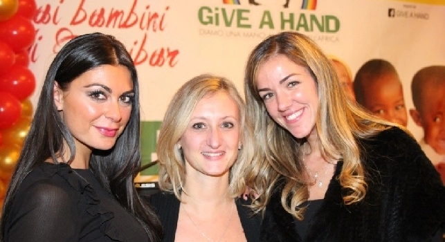 FOTO - Serata di beneficenza, tra i presenti anche Soledad: l'ex moglie di Cavani è rimasta a Napoli