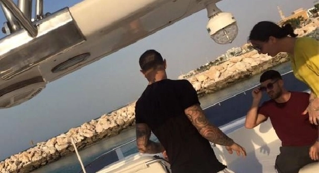 VIDEO - Hysaj &egrave; a Dubai: Forza Napoli, auguri di buon Natale a tutti i tifosi