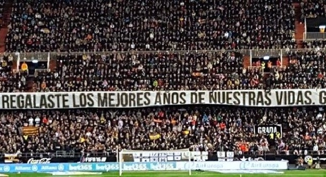 FOTO - Valencia-Real Madrid, lo striscione da brividi dei tifosi per Benitez
