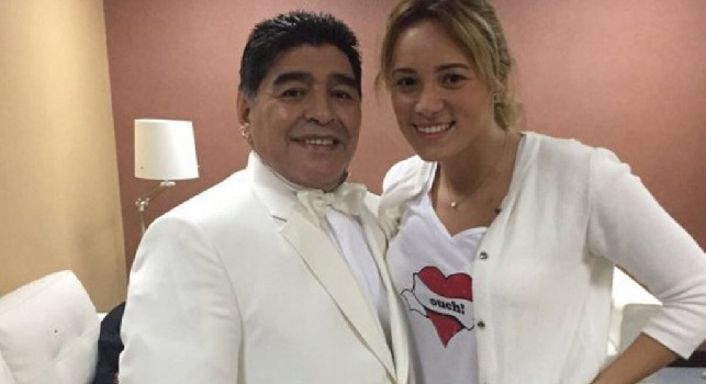 FOTO - Maradona a Dubai prova il vestito per il matrimonio con Rocío Oliva!