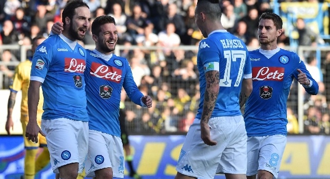 FOTO - Il Napoli domina a Frosinone, statistica paurosa per i passaggi di Jorginho e Hamsik