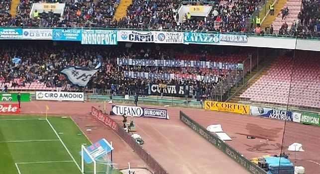 FOTO - Striscione in memoria di Vincenzo Spagnolo: Puoi fermare un cuore, non il suo amore: Spagna vive