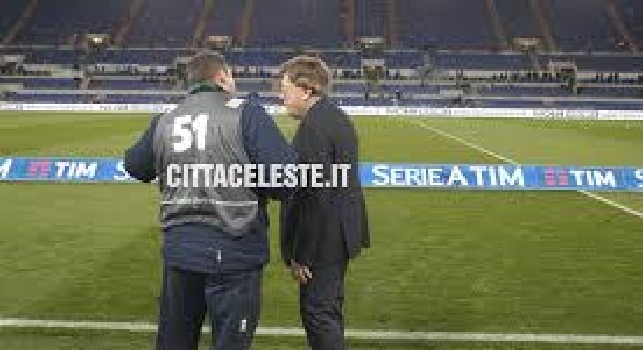 Lazio, il team manager come Oronzo Canà: sale in campo per battere il Napoli