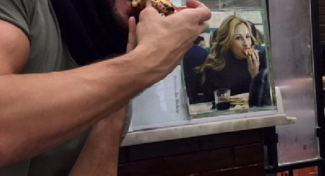 FOTO - Reina si gode le bellezze della città: Un altro santuario di Napoli...indovinate?