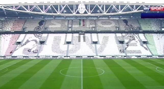 FOTO - Solo Juve, enorme coreografia nei Distinti dello Stadium in vista del Napoli