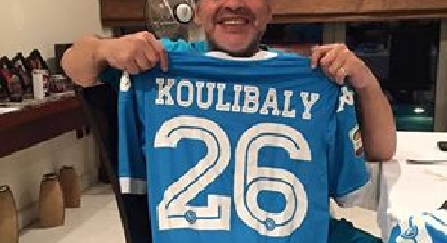 FOTO - Koulibaly: Un onore vedere Maradona con la mia maglia