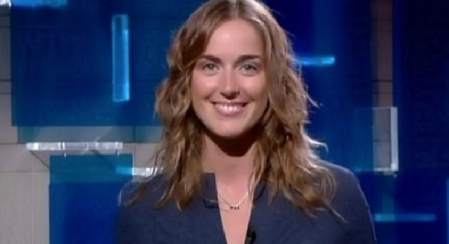 VIDEO - Lapsus di Anna Billò su Sky, cambia nome all'inviato: Ci colleghiamo con Domenico Modugno
