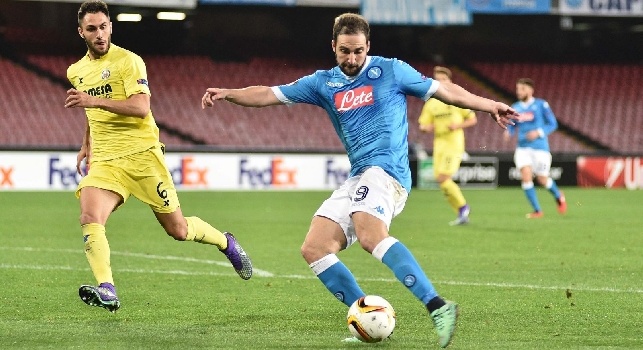 Il Roma - Higuain apprezza la difesa strenua del Napoli: il Pipita non si preoccupa di Bargiggia e del contratto