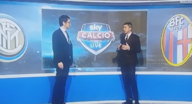 VIDEO - Gag Sky per la moviola, Cattaneo dà un calcio in faccia a Costacurta: Sono mortificato