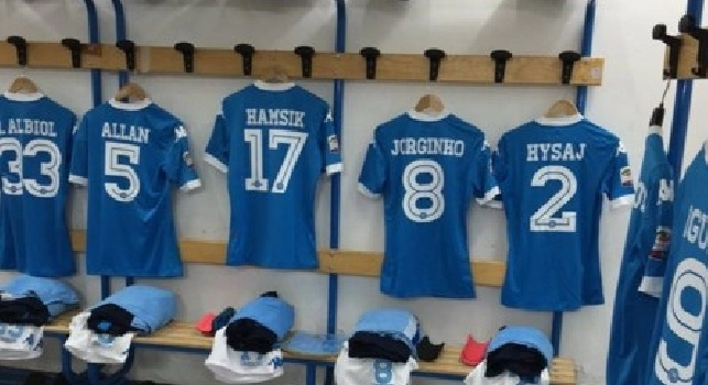 FOTO - Palermo-Napoli, la squadra di Sarri giocherà ancora con la maglia azzurra