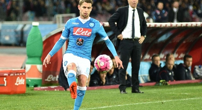RETROSCENA - La scorsa estate Jorginho tentato dal ritorno al Verona, fu Sarri a mettersi di traverso facendolo restare a Napoli