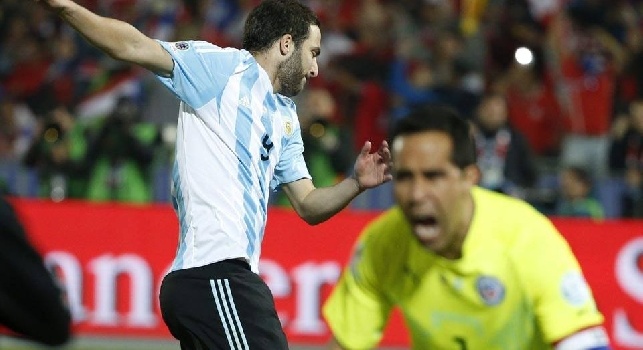 VIDEO - Cile-Argentina 1-2, la sintesi del match: Higuain in campo nella ripresa per 27' al posto di Aguero