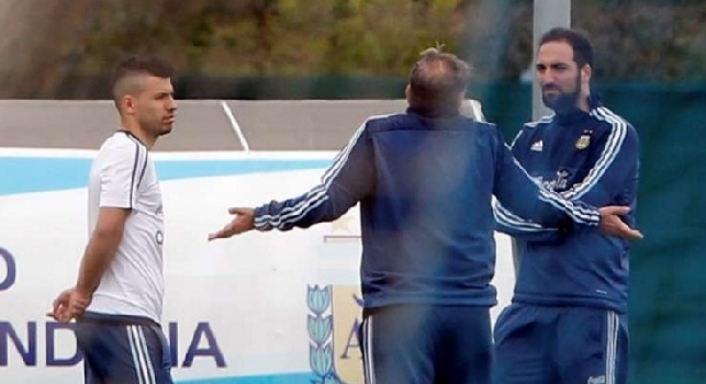 FOTO - Confronto di quindici minuti tra Martino, Higuain e Aguero. Il Pipita verso una maglia da titolare contro la Bolivia