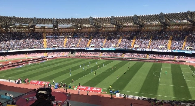 Cori razzisti dei tifosi veronesi al San Paolo. La Curva A risponde: Voi siete sempre di meno