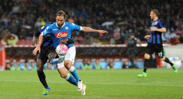 VIDEO - Napoli-Atalanta 2-0, azione spettacolare e raddoppio di testa di Higuain