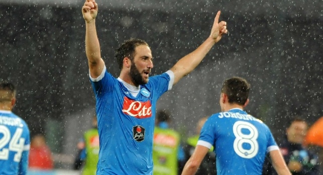 VIDEO - Telecronista Sky impazzisce al goal di Higuain: Higuain sei un fenomeno! Sei nella storia! Nessuno come lui!