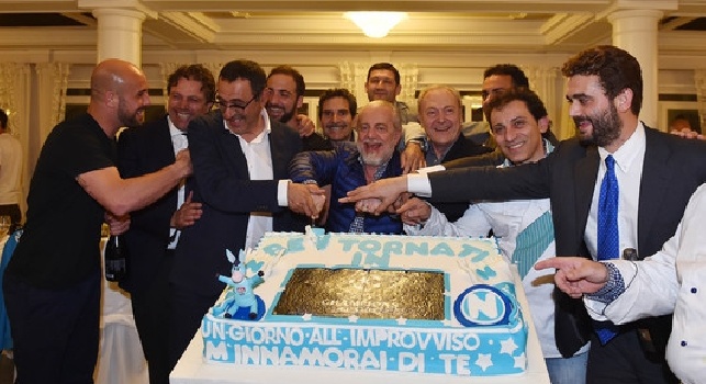 FOTOGALLERY - Apotesi Napoli, festa Champions fino a tarda notte: De Laurentiis ringrazia uno ad uno tutti gli azzurri, il discorso