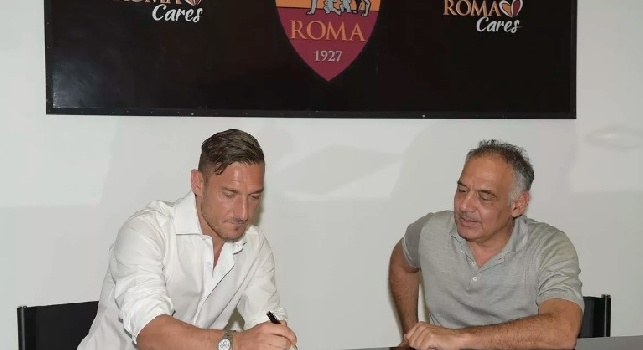Roma, Totti snobba il Napoli: Scudetto? Sarà dura, davanti a noi c'è una squadra più forte e competitiva come la Juve