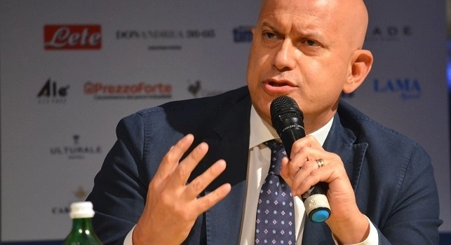 FOTO - De Paola su Twitter: Premier campionato sopravvalutato. La replica ironica del Pampa Sosa: Un dottore per favore!, il battibecco prosegue...