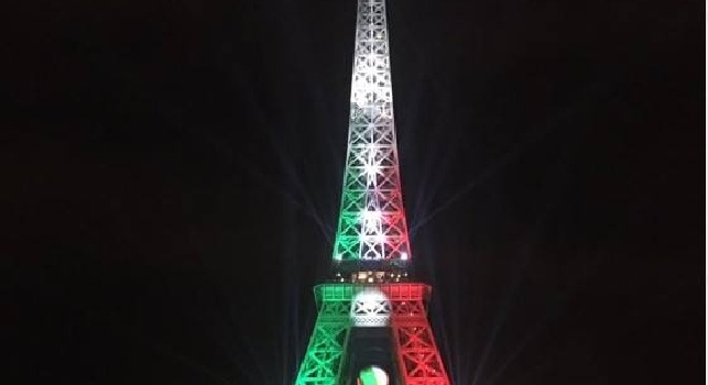 FOTO - La Tour Eiffel si illumina del tricolore italiano: Viva l'Italia! I tifosi azzurri sono stati i migliori