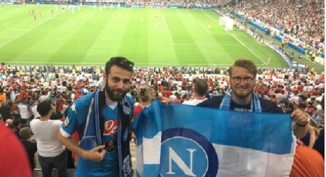FOTO - Anche ad Euro 2016 si tifa Napoli: bandiere in tribuna durante Polonia-Portogallo