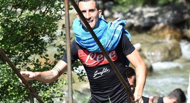 FOTO - Acqua gelida, la SSC Napoli ironizza: Salvatelo