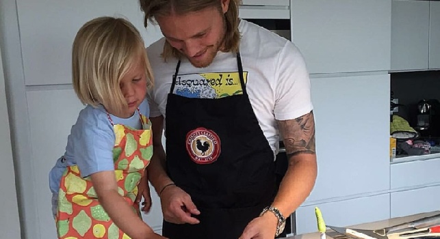 Auriemma: Il Napoli contatta il Basilea per Bjarnason, che già prepara la pizza...