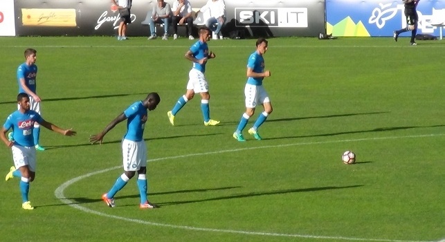 Napoli-Anaune - Chiriches fa 3-0: appoggia in rete su calcio d'angolo
