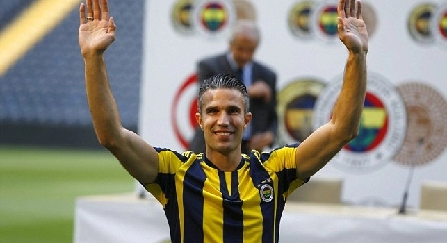 Repubblica: Van Persie si è offerto al Napoli! Il clan Icardi stregato dall'offerta di ADL anche sui diritti d'immagine