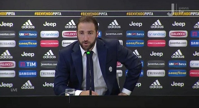 Juventus, Higuain: Tre anni meravigliosi a Napoli, non avevo voglia di stare un minuto di più con De Laurentiis: non s'è comportato bene con me. Non ho chiamato Sarri? Mi scuso