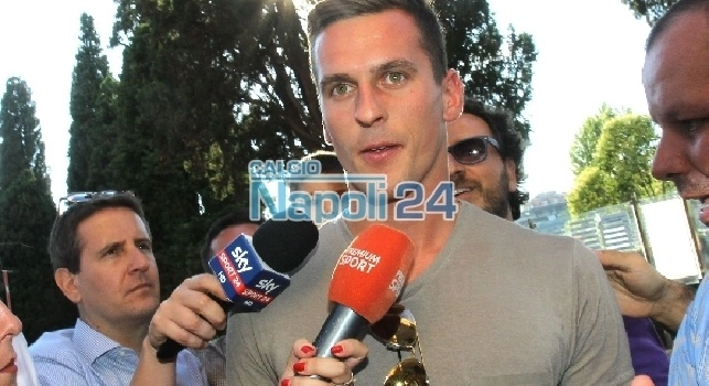 ANTEPRIMA - Dalla Polonia annunciano: Milik ha scelto il numero di maglia, indosserà la 99 del Napoli