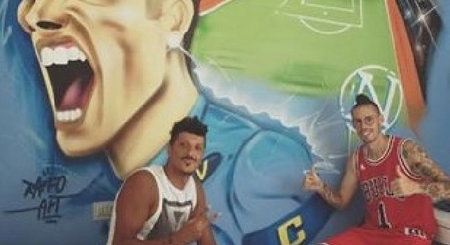 Hamsik, il writer Raffo Art: E' stata una sua volont&agrave; fare la cameretta ai figli con i colori di Napoli. Ecco cosa mi ha rivelato