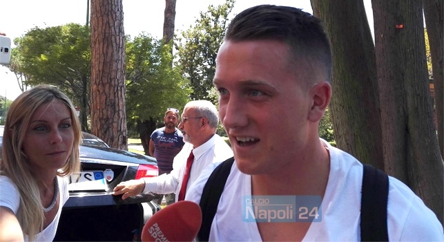 FOTOGALLERY CN24 - Zielinski appena arrivato a Villa Stuart: A Napoli per vincere, Milik mi ha detto tante belle cose