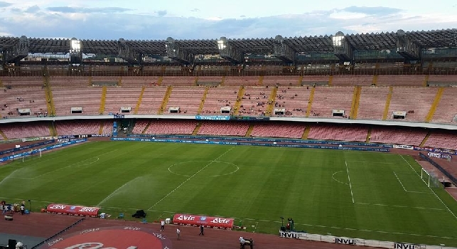 FOTO - Napoli-Monaco, a poco più di un'ora dal match stadio deserto