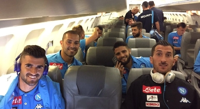FOTO - Azzurri pronti per il decollo, il Napoli rientra alla base