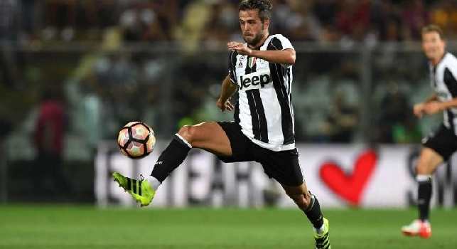 Gol annullato a Pjanic, Juventus furibonda. Gazzetta: Dopo il 90’ tutti da Rizzoli, lamentele garbate dei bianconeri