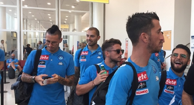 FOTO SSC Napoli - Azzurri in viaggio verso Pescara: clima tranquillo e sereno