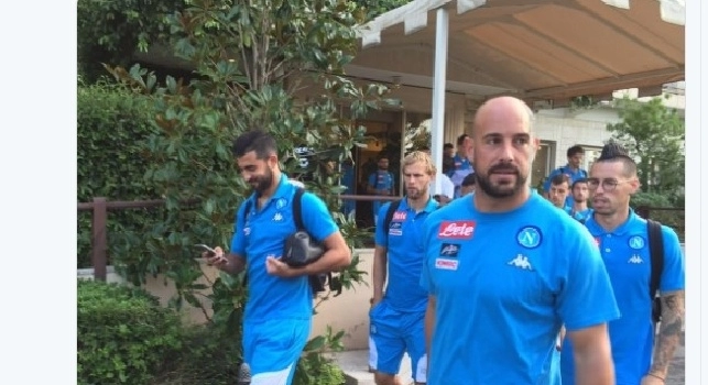 FOTO - Tra pochi minuti...all'Adriatico!, il Napoli lascia l'hotel, direzione stadio