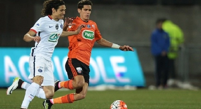 Cavani &egrave; insofferente: apre al ritorno al Napoli, ma mancano poche ore alla chiusura del mercato