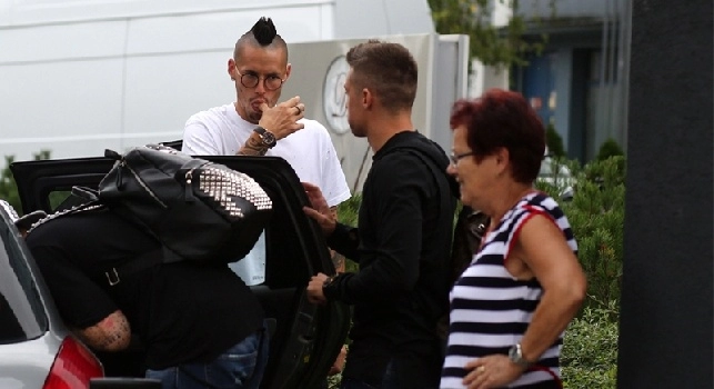 ANTEPRIMA, FOTO - Dalla Slovacchia: Hamsik &egrave; arrivato: Kucka lo accoglie con un dolce