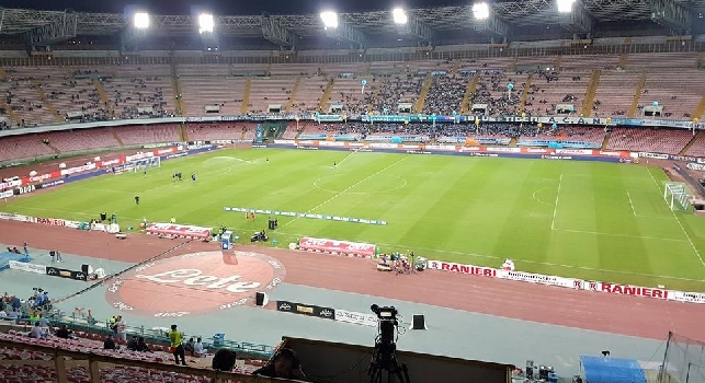 Napoli-Chievo, curve insolitamente vuote a poco meno di 30 minuti dal calcio d'inizio